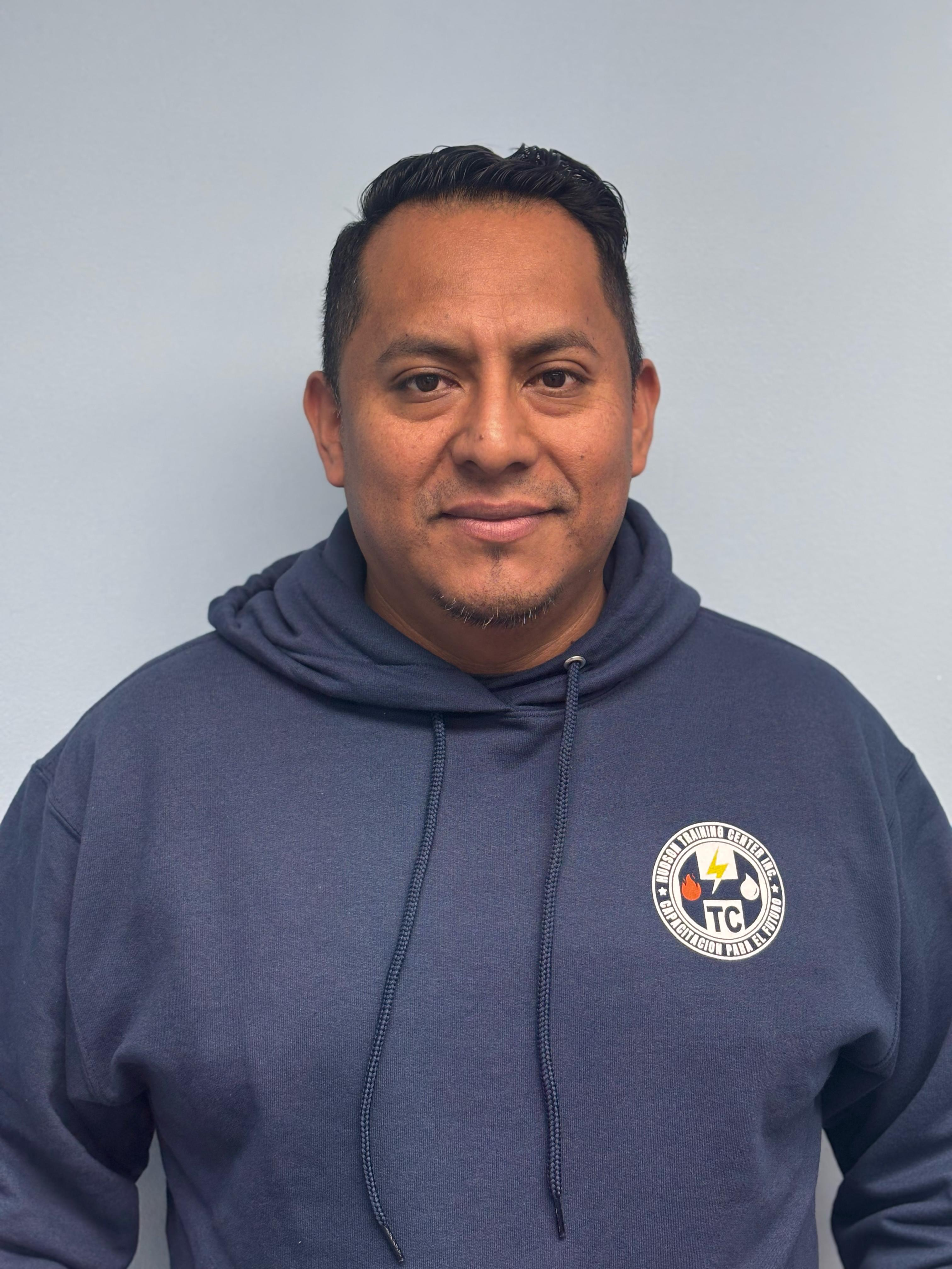 GILBERTO  SALAZAR HERNANDEZ